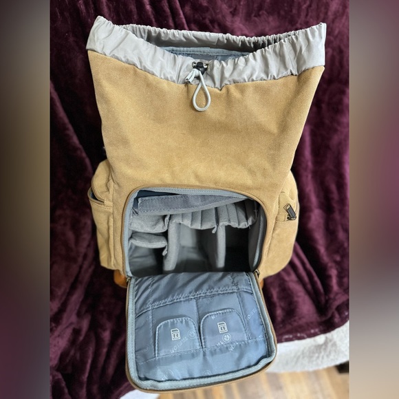 Tarion Camera Backpack like new - Picture 4 of 14